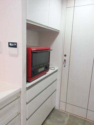 L型キッチンから2列配置の対面キッチンに